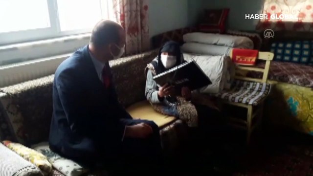 Bakan Soylu'dan 102 yaşındaki Emine nineye Anneler Günü sürprizi