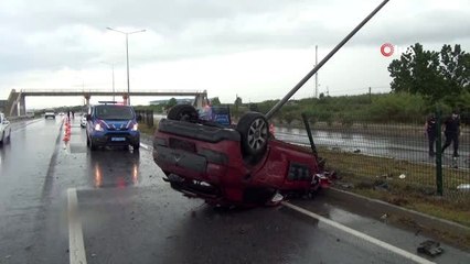 Otomobilin takla attığı karayolu savaş alanına döndü