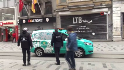 Sağlıkçıyım dedi, bekçiye kızarak maskeyi yırtıp yere attı
