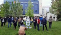 CHP Gençlik Kolları'ndan ÖSYM binası önünde robotlu, alkışlı 'YKS' protestosu