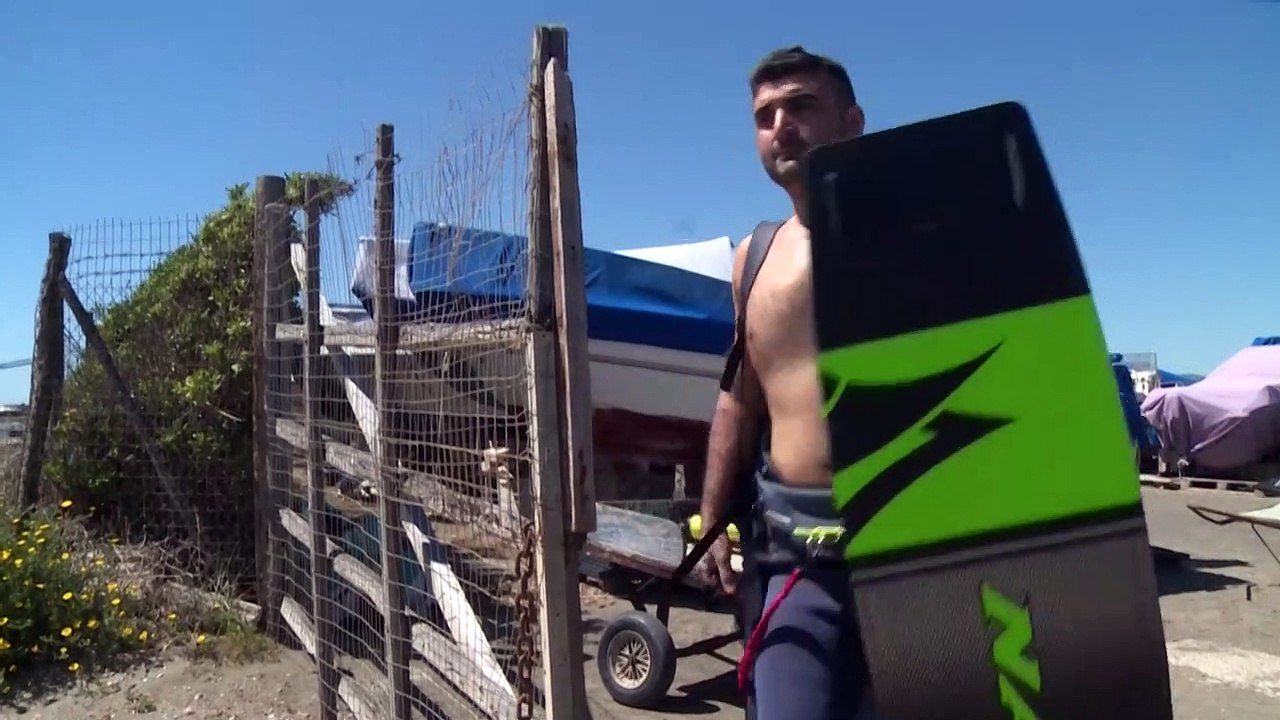 Italy kitesurfers fly again as lockdown loosens