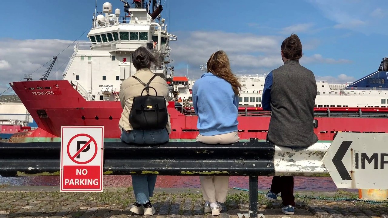 Listen to the sounds of the ships horns as Leith Docks mariners salute VE Day