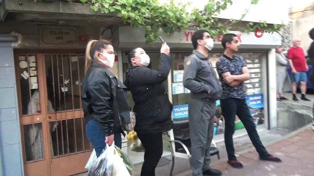 Fatih’te ahşap iki binada korkutan yangın