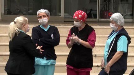 Eyüpsultan'da sağlık çalışanı annelere sürpriz "Anneler Günü" kutlaması