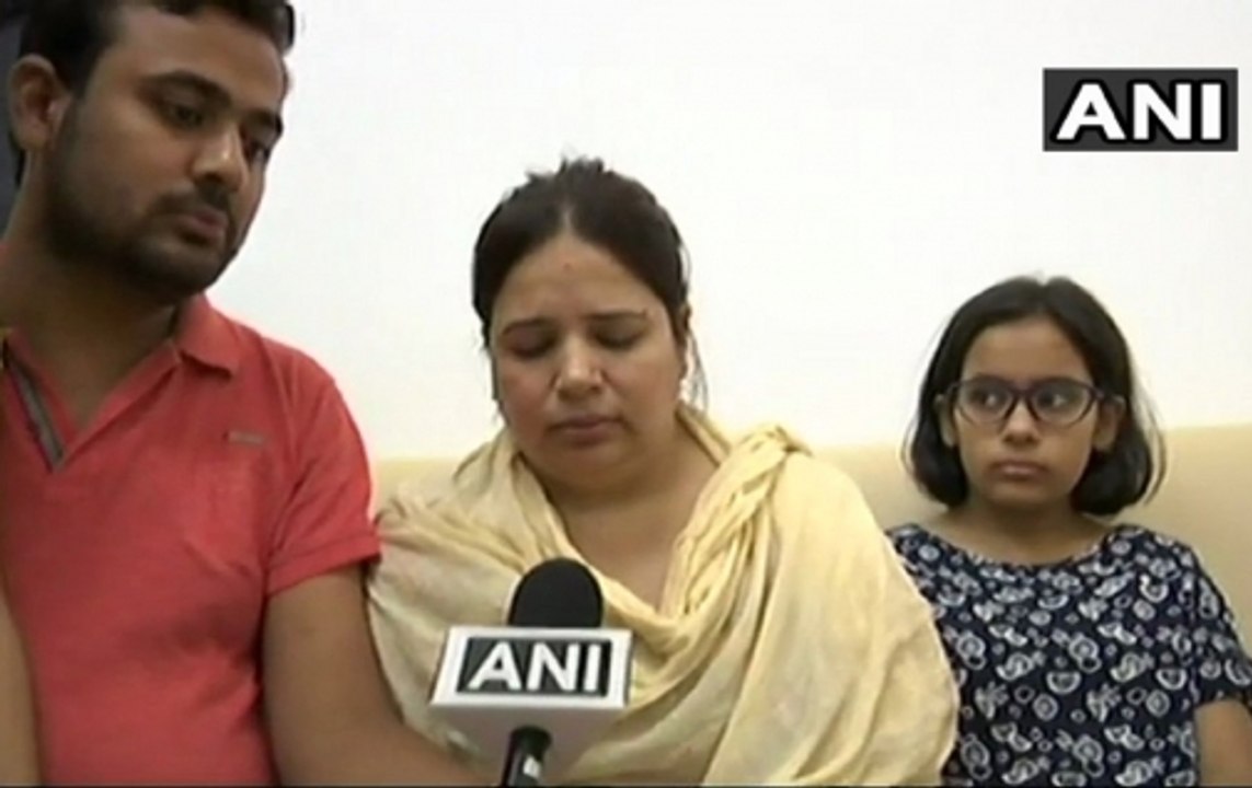 UP CM Yogi Adityanath assures all possible help to Vivek Tiwari's wife