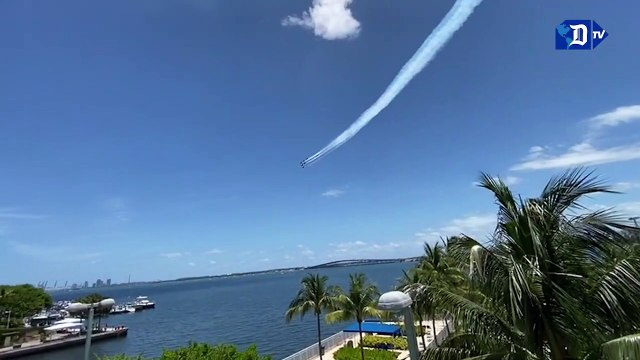 Aviones Blue Angels sobrevuelan Miami para honrar a personal sanitario