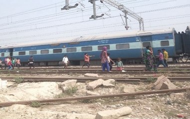 Bihar: 10 bogies of Chapra-Surat express derails, no casualty reported