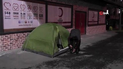 Niğde'den seyahat kısıtlaması nedeniyle çıkamayan 28 yaşındaki Abdullah Çankaya sokakta kurduğu...