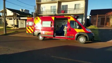 Mulher é socorrida em empresa na Avenida Estados Unidos