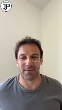 DEL PIERO con RONALDO (il Fenomeno) in diretta Instagram rievocano il passato dallo scontro con Iuliano al 5 maggio 2002... - Ronnie ad Alex: Hai fatto innamorare il mondo, meritavi il pallone d'oro... Alex: Tu mi hai ispirato, quando sei arrivato...