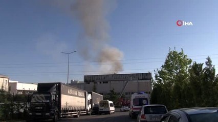 Kocaeli'deki fabrika yangını söndürüldü
