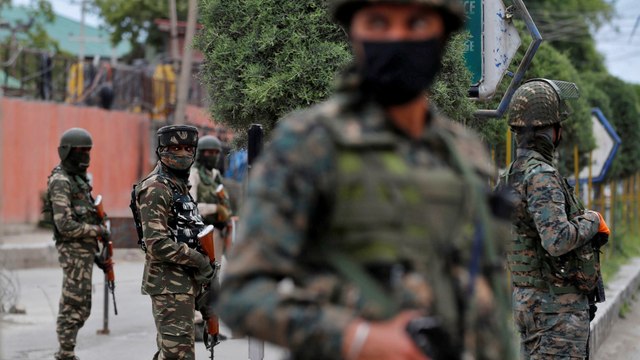 Kashmir police bury slain rebels, won’t hand over bodies to families