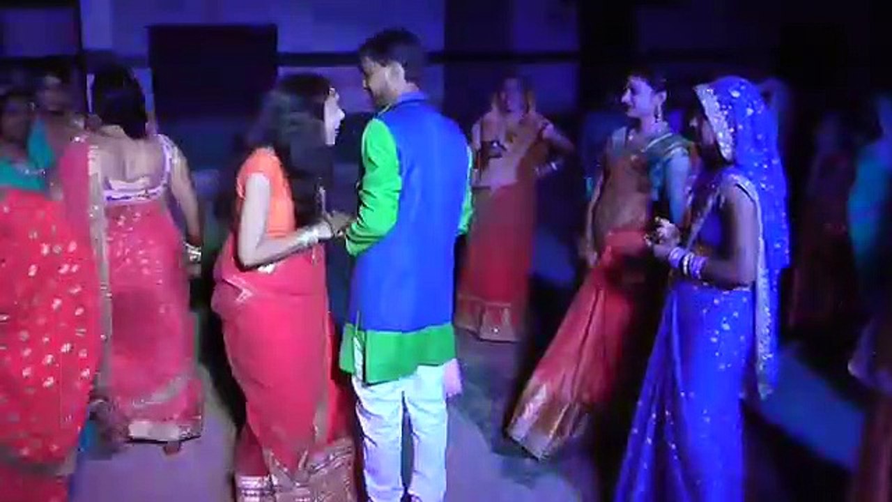 Aankh_Maare_O_Ladka_Aankh_Maare__desi_di_dans_mix(360p)