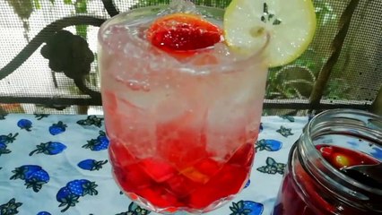 Strawberry Infused Lemonade Soda Strawberries sod byCookery