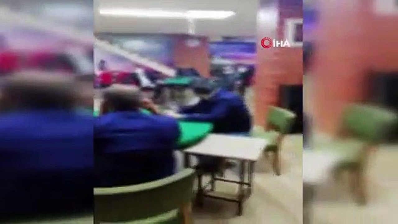 Kumar oynarken basıldılar, çatıya çıkıp kaçmaya çalışırken yakalandılar