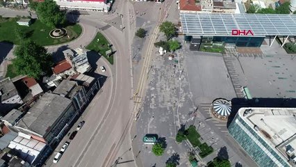 Bursa'da kısıtlamanın ilk gününde cadde ve meydanlar boş kaldı