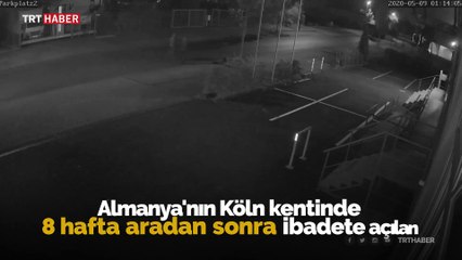Almanya'da camiye taşlı saldırı