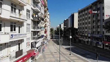 Denizli'nin cadde ve sokakları bomboş kaldı