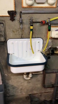 Ses canalisations d'eau sont possédées !