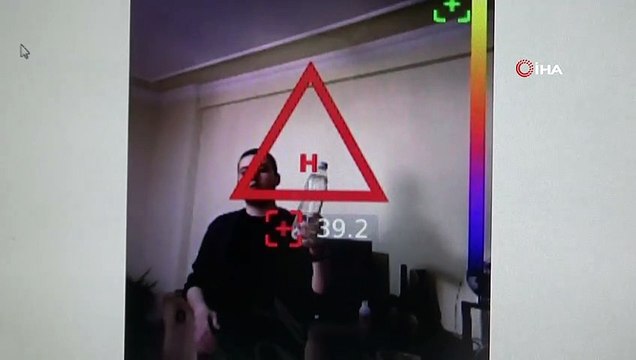 Lise mezunu genç, 'Korona alarm sistemli kabin' yaptı