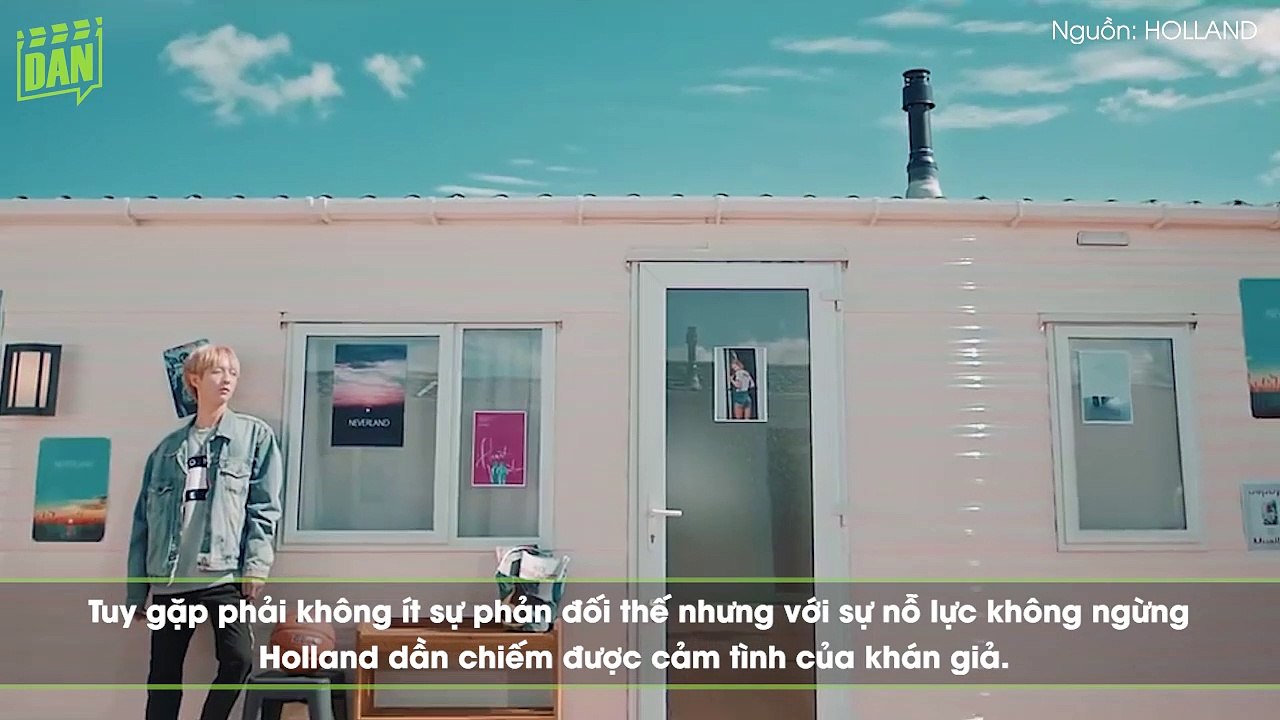 Ca sĩ đồng tính của Kpop – Holland tiết lộ việc rất yêu thích EXO đặc biệt là Chanyeol