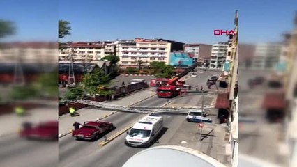 KADIKÖY'DE TATBİKAT SIRASINDA İTFAİYE MERDİVENİ KIRILDI