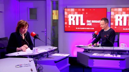 Thierry Lhermitte, Michel Cymes, Marc Lavoine & Daphné Burki dans "On refait la télé" du 09 mai 2020