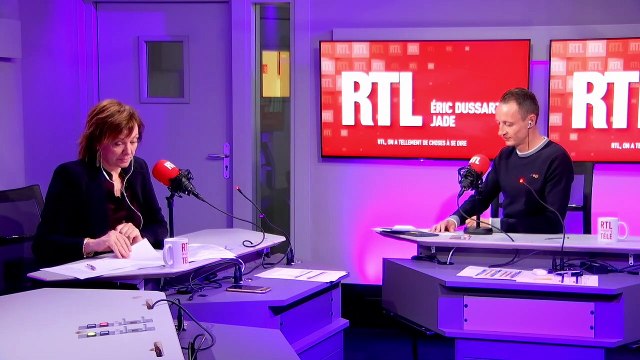 Thierry Lhermitte, Michel Cymes, Marc Lavoine & Daphné Burki dans On refait la télé du 09 mai 2020