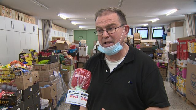Párroco de Vallecas distribuye 70 toneladas de alimentos mensuales