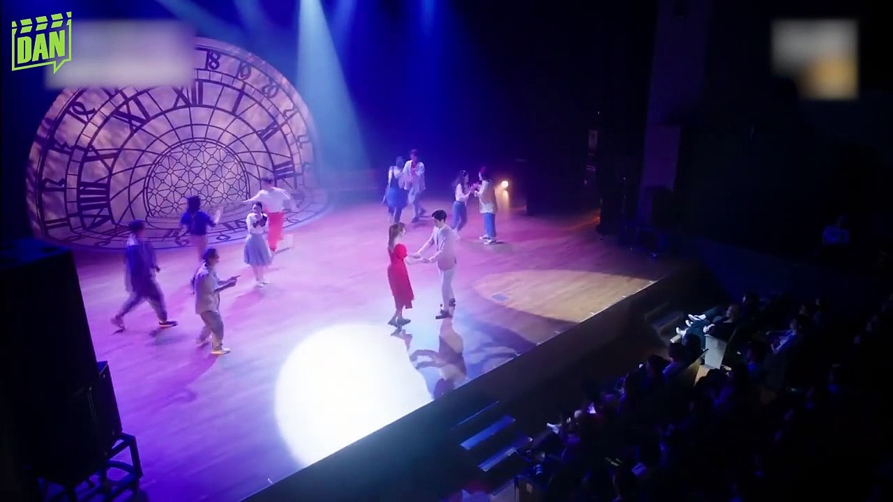 Lần đầu được biểu diễn nhạc kịch, Lee Sung Kyung xinh đẹp ngọt ngào khác hẳn vẻ ngoài thường thấy