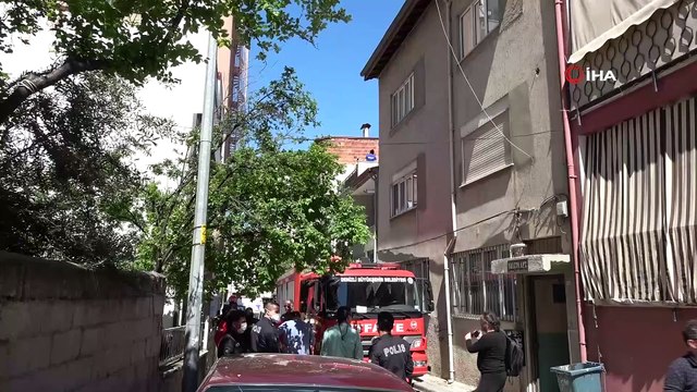 Evde telef olan kedi polis ve itfaiyeyi alarma geçirdi