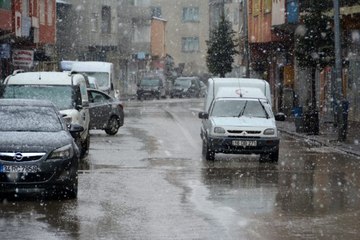 Kars'ta Mayıs ayında kar sürprizi