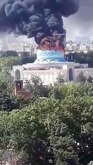 اللحظات الأولى لحريق قبة حسينية  في إيران