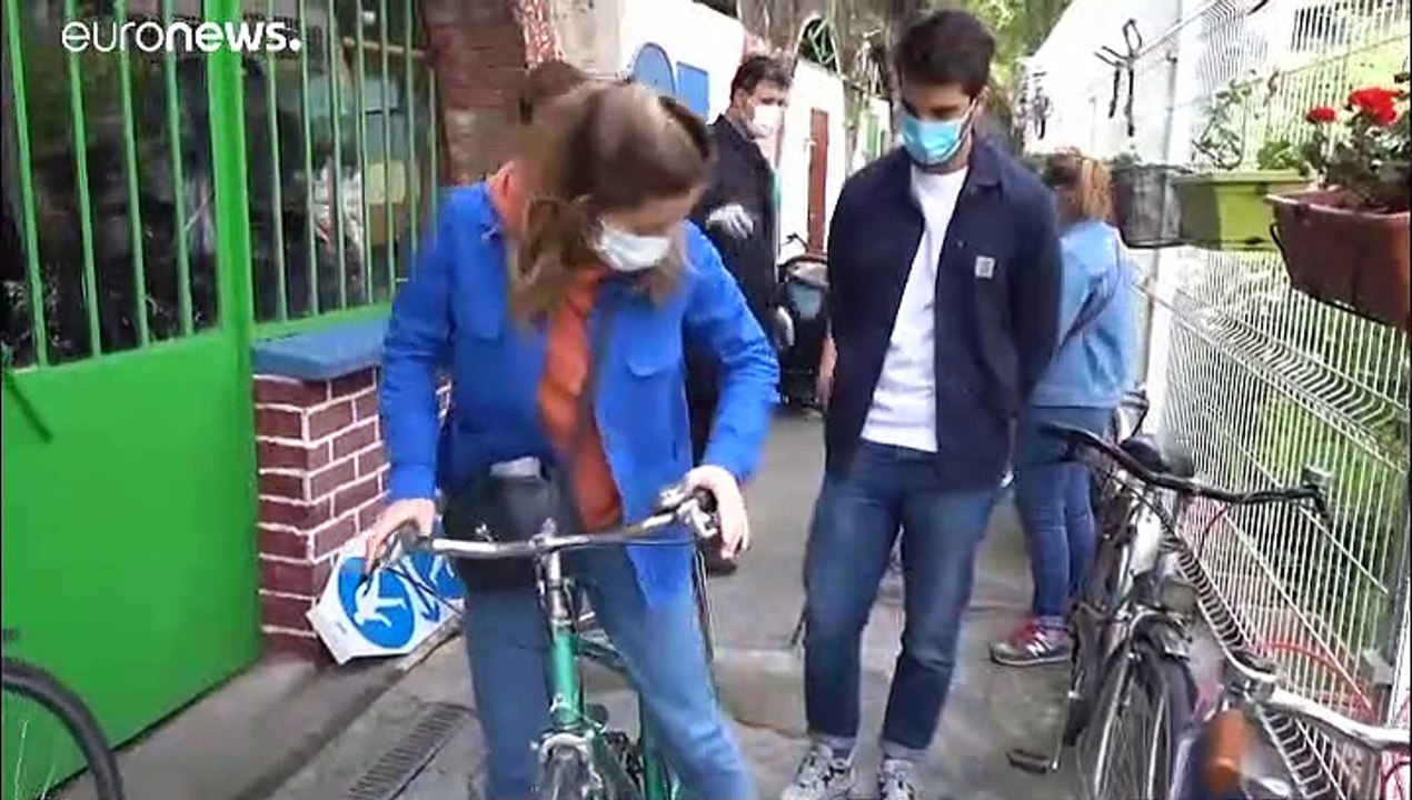 Get to work on a bike - European governments work to put in place wider and more cycle paths