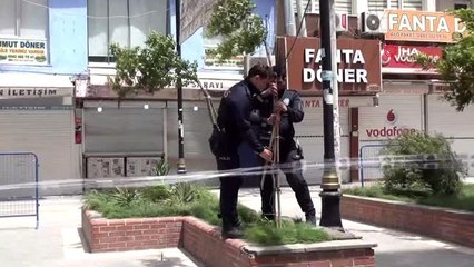 Polis ekipleri rüzgardan eğilen ağacı düzelterek ip ve çıtayla sağlamlaştırdı