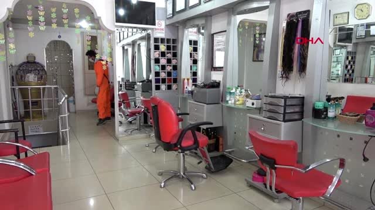 Sivas'ta berber, kuaför ve güzellik merkezleri dezenfekte edildi