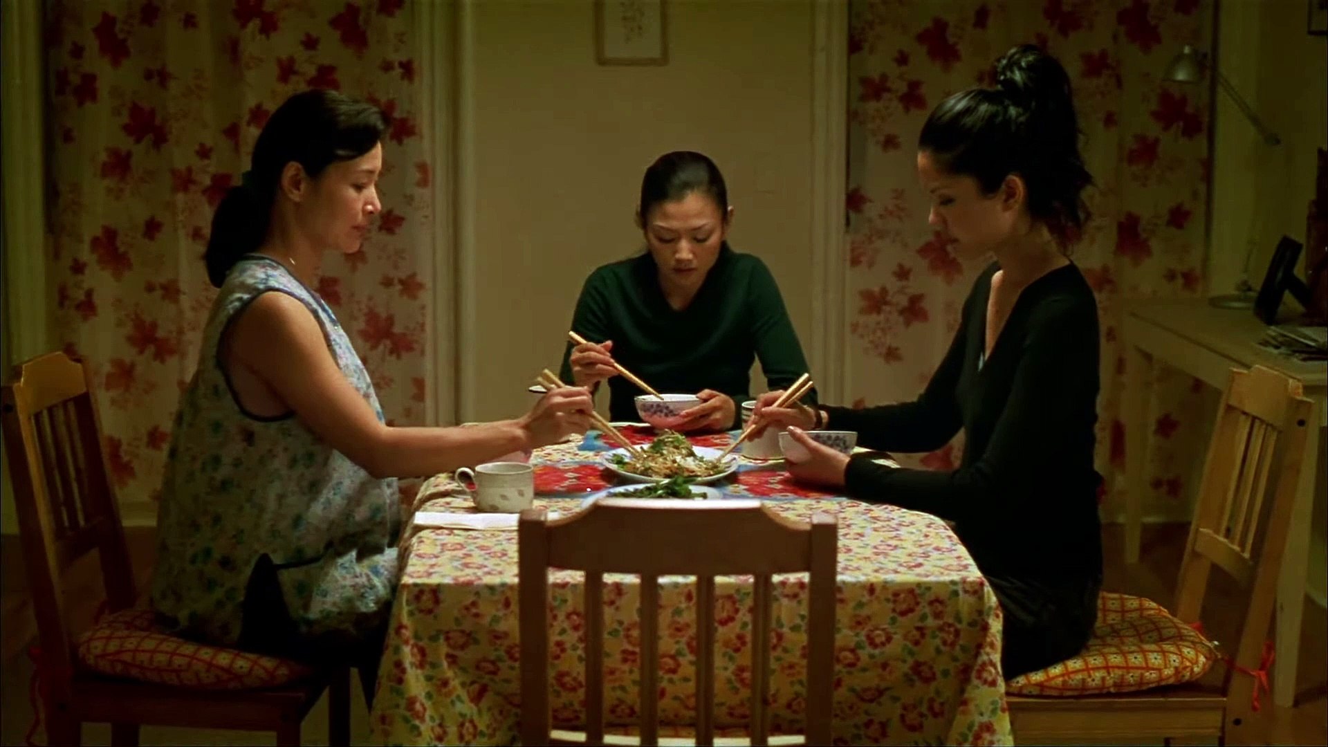 Saving Face movie (2005) - Michelle Krusiec, Lynn Chen, Joan Chen - video  Dailymotion