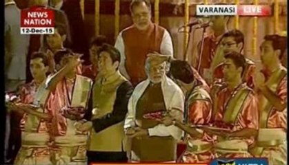 PM Modi, Shinzo Abe make offerings to Ganga in Varanasi