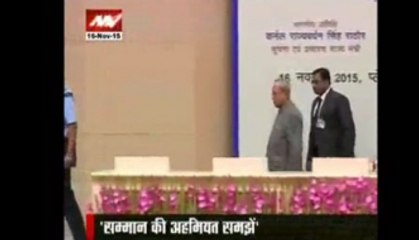 Returning Awards no way to protest, pave the way for talks: President Mukherjee