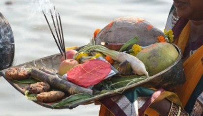 Happy Chhath: People observe 'Sandhya Ardh' on Day 3