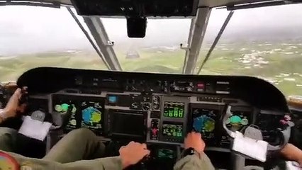 Aterragem incrível da Esquadra 502 Elefantes na Ilha Terceira com vento forte