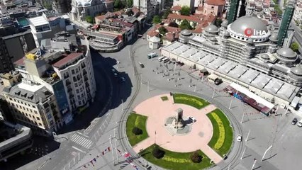 Sokağa çıkma kısıtlaması sonrası Taksim Meydanı sessizliğe büründü