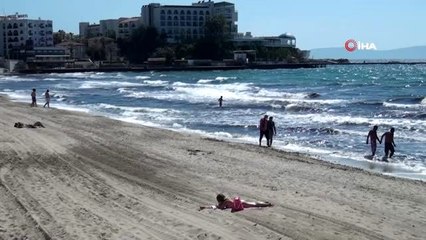 Vatandaşlar dünyaca ünlü Kadınlar Plajı'nda denize girmeye başladı