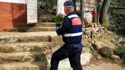 BURSA Orhangazi'de jandarma ekiplerinden Anneler Günü sürprizi