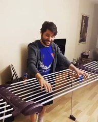 Ceyhun Fersoy ve Begüm Öner ev aletlerini enstrüman yaptı