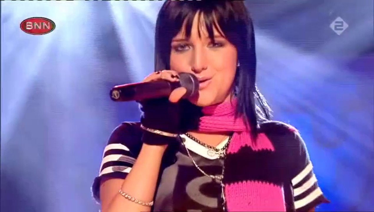 Ashlee Simpson - La La (Live @ Top Of The Pops) (2005/01/16) - [HDfan]