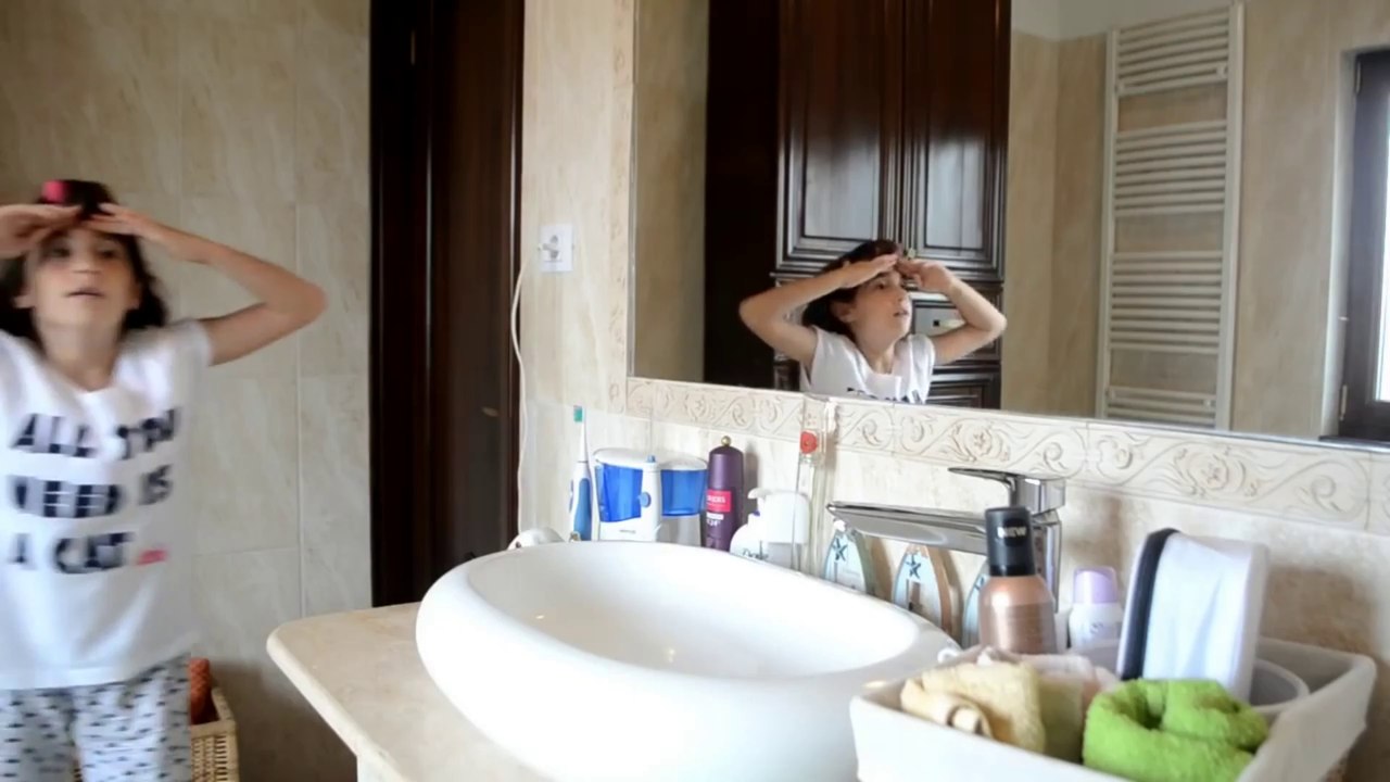 Sophia Isabella na Banheira