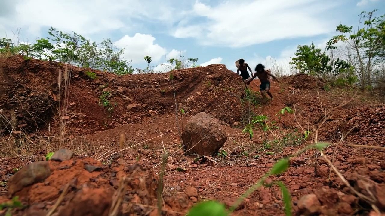Dig Ground To Build The Most Beautiful Swimming Pool In frond of Viking House Villa