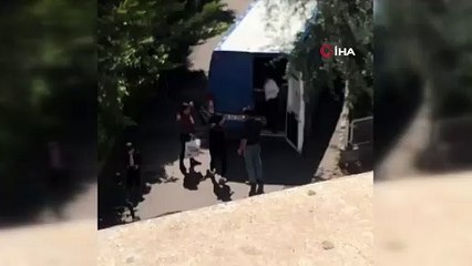 Kısıtlamaya aldırış etmeden kargo aracıyla misafirliğe gittiler