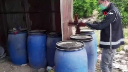 Adana'da kaçak içki operasyonu: Piyasa değeri 400 bin lira olan bin 200 litre kaçak içki ele geçirildi